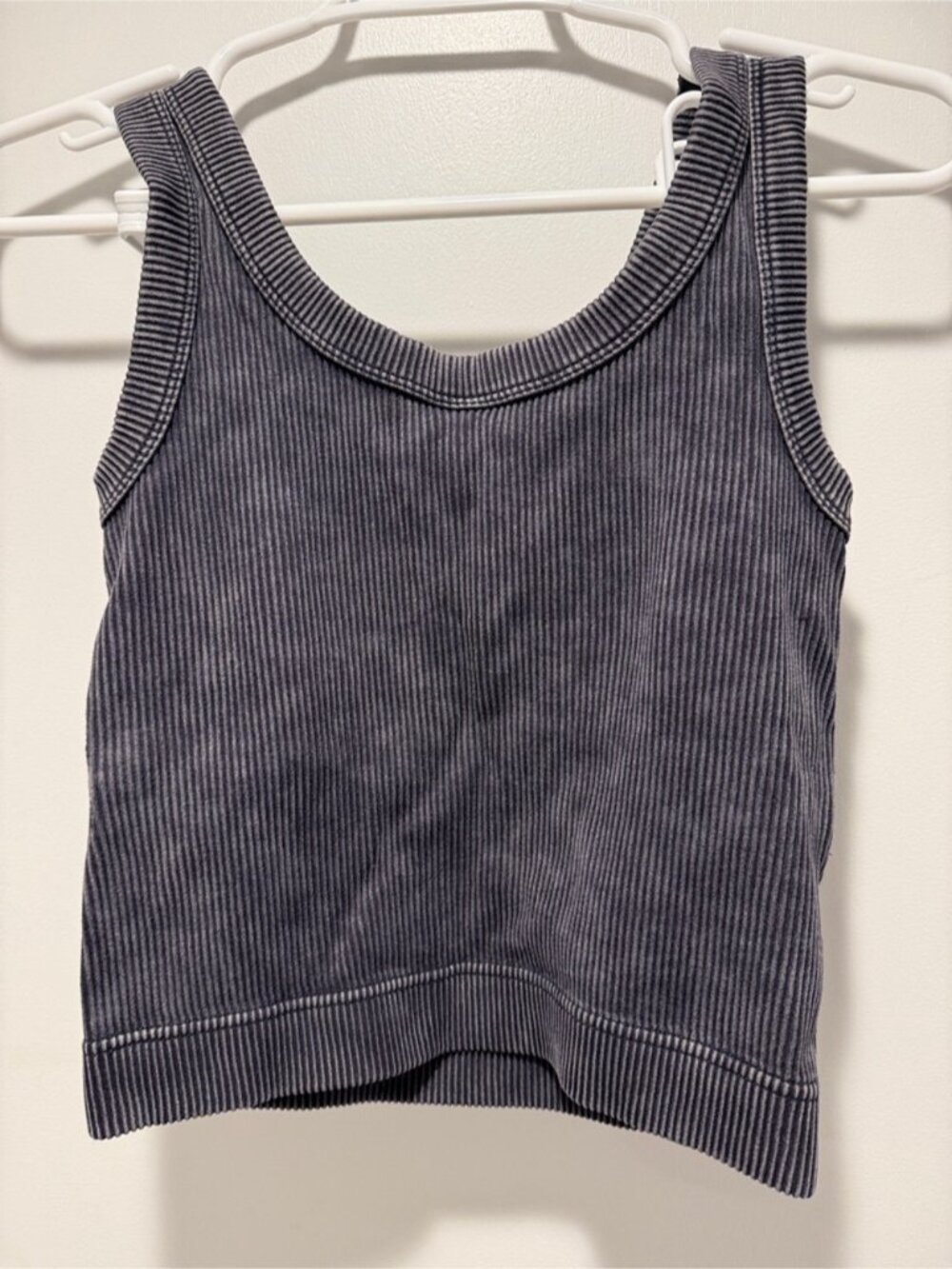 Brami Grey Ribbed Scoop Tank - Picture 4 of 4